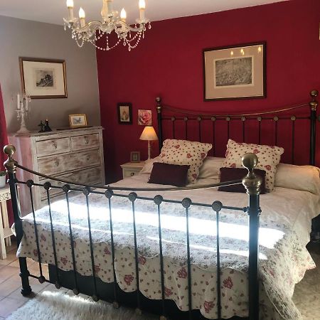 Le Peyrail Bed & Breakfast Les Lèves-et-Thoumeyragues Екстериор снимка