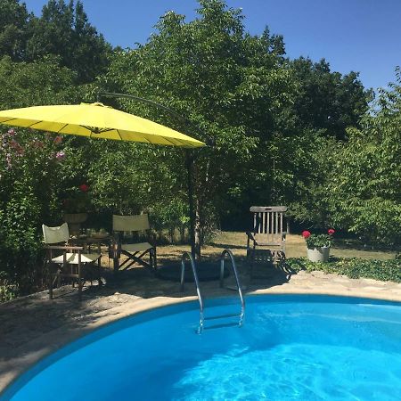 Le Peyrail Bed & Breakfast Les Lèves-et-Thoumeyragues Екстериор снимка